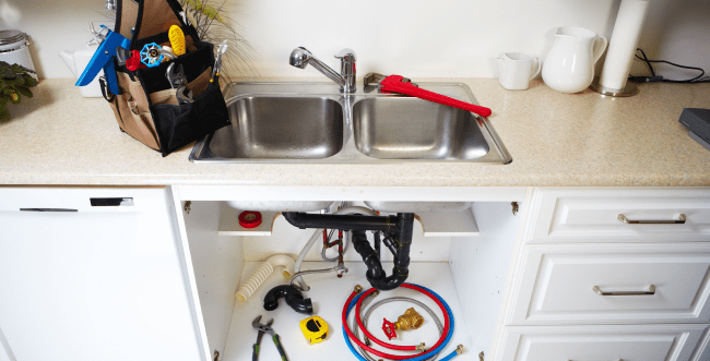 DIY vs. Professional Plumbing